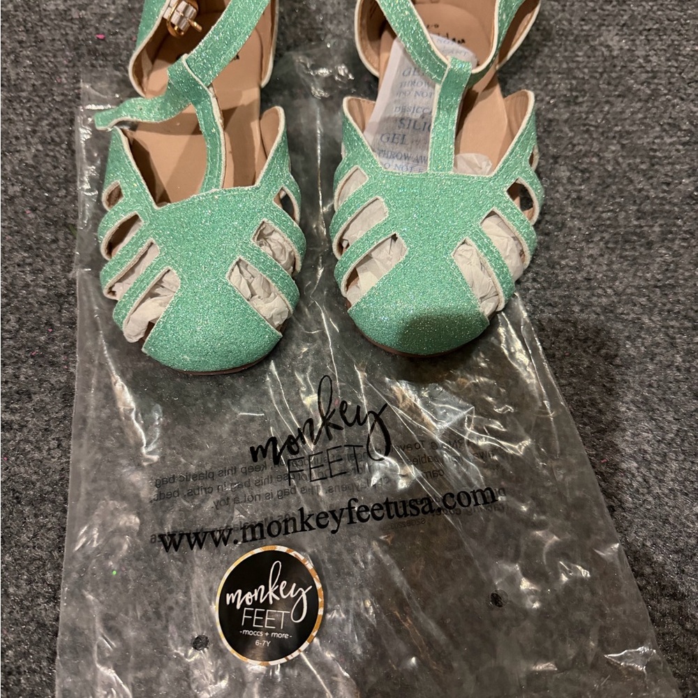 Monkey Feet Mint Glitter Sandals